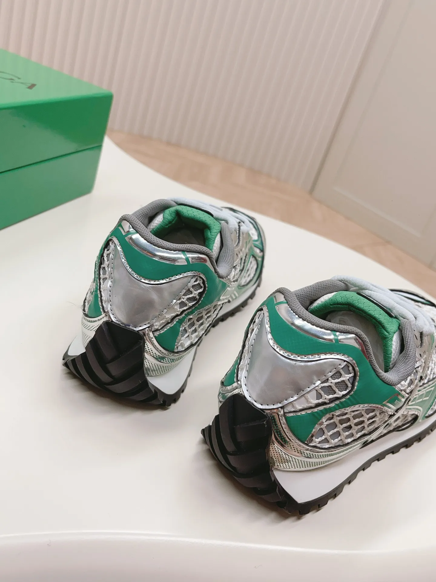 👟👟Ex-factory price 560👟👟 Women's shoes, women's clothing, the latest popular models, couples' models, Bottega Veneta BV23, the new Orbit designer's curtain call, casual sneakers, a new style of freehand pure and unconstrained, with modern symbols in color, fashionable, cool and handsome, simply invincible, retro and versatile, all original craftsmanship 35-40